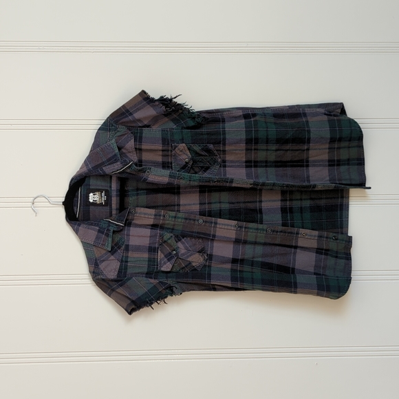 Cut sleeves shirt / green, blue & grey.  Medium, nice quality! - Picture 1 of 4